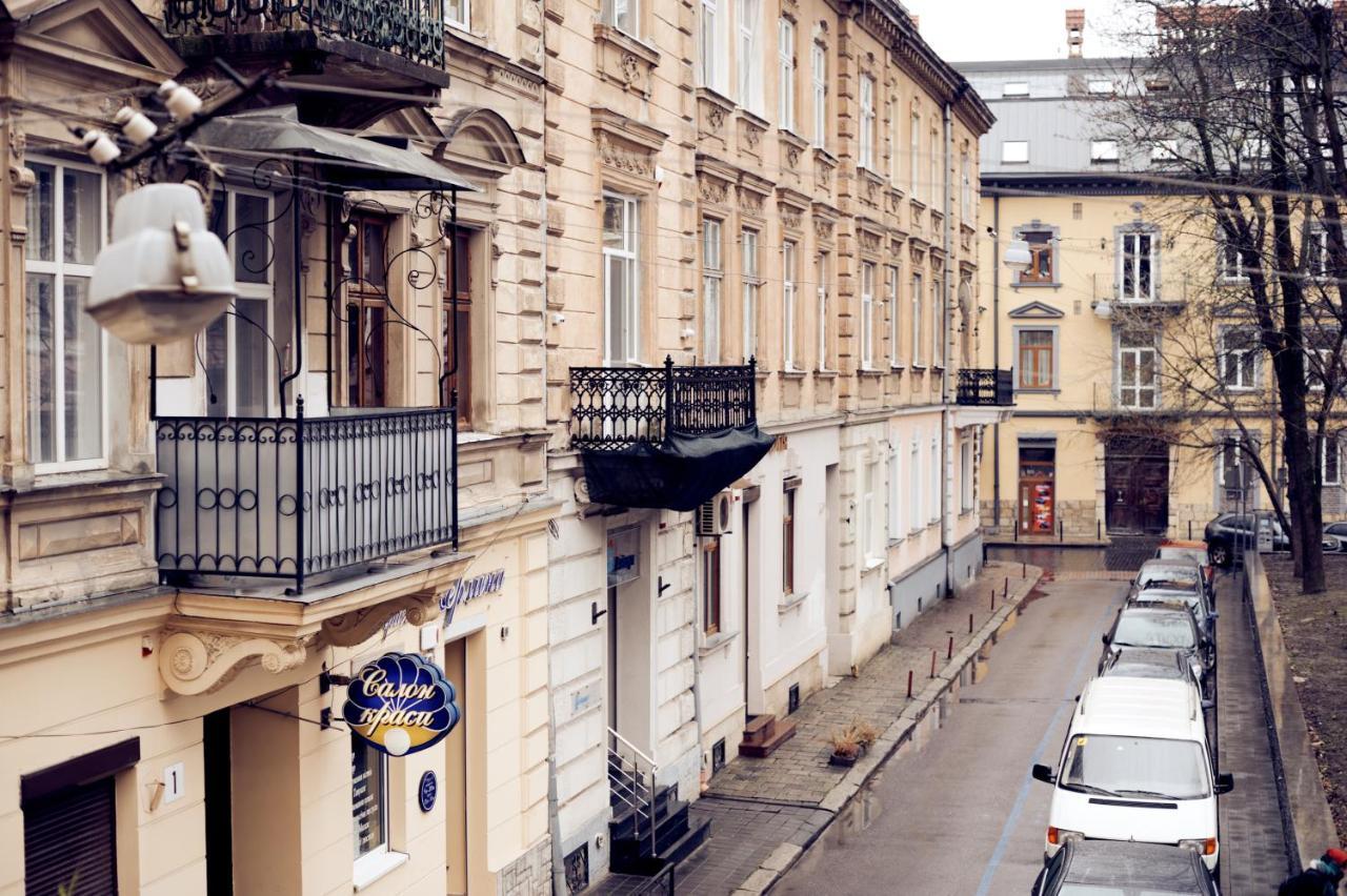 Apartments Near Potocki Palace Λβιβ Εξωτερικό φωτογραφία